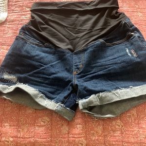 Maternity loft shorts size 4